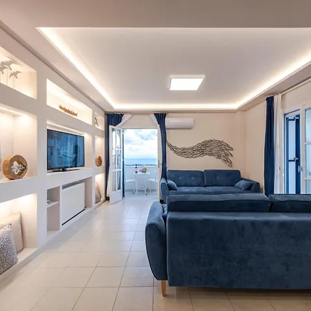 Santorini Symmetry Apartment-spacious For Up To 8 Guests In Megalochori Village