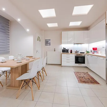 Santorini Symmetry Apartment-spacious For Up To 8 Guests In Megalochori Village Apartamento *