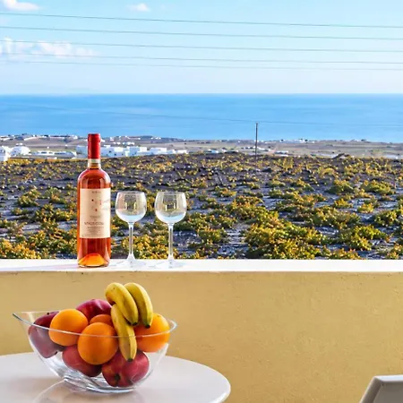 Santorini Symmetry Apartment-spacious For Up To 8 Guests In Megalochori Village
