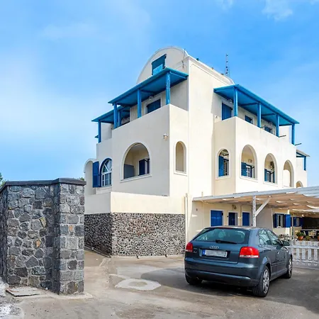 Santorini Symmetry Apartment-spacious For Up To 8 Guests In Megalochori Village
